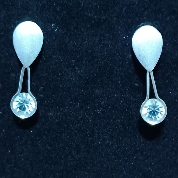 Silver-Toned Earrings with Dangling Rhinestone - Picture 1 of 2